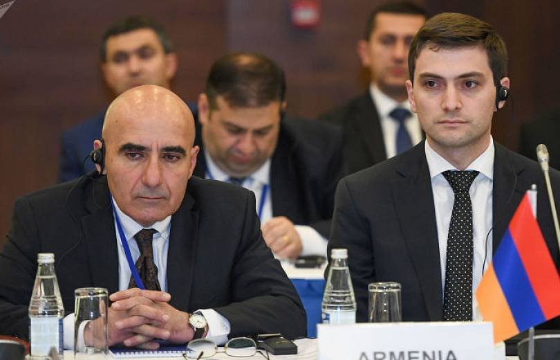 hay pashtonyanery adrbejanum