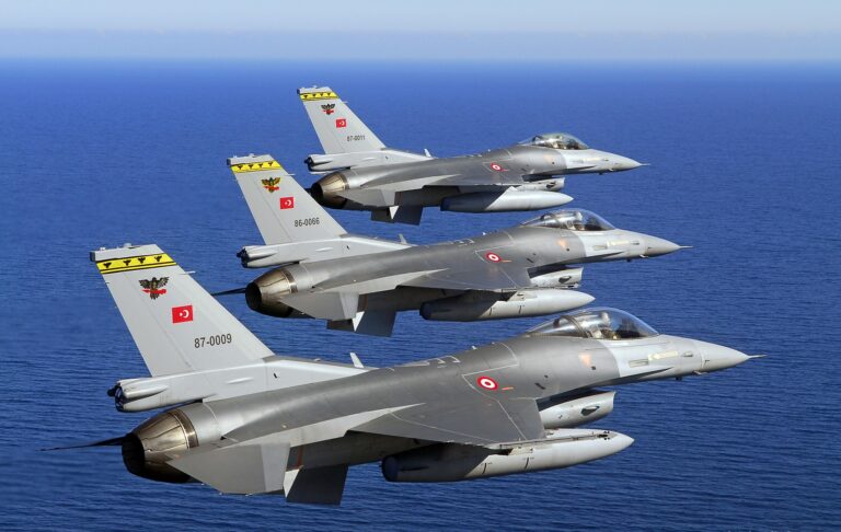 F16